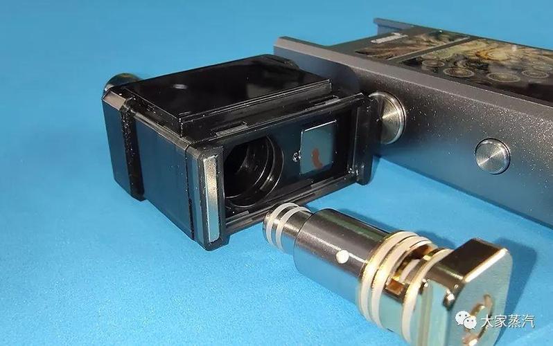 作为老牌电子烟厂家克莱鹏,推出过不少经典的产品,其中太空堡垒更是